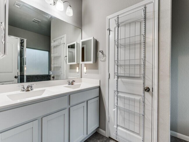 Building Photo - 1012 Palo Duro Loop