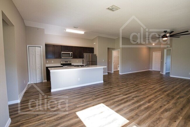 Building Photo - 2510 14th St SW