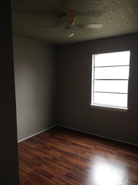 Building Photo - 6203 E 153 Terrace