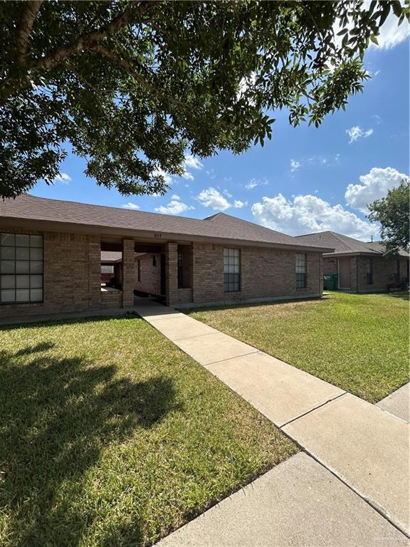 Building Photo - 809 W Los Tesoros Dr