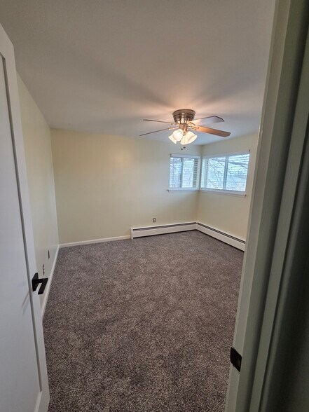 Bedroom 1 - 1547 Hot Springs Ave