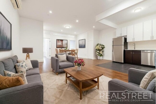 Building Photo - 90-02 Queens Blvd