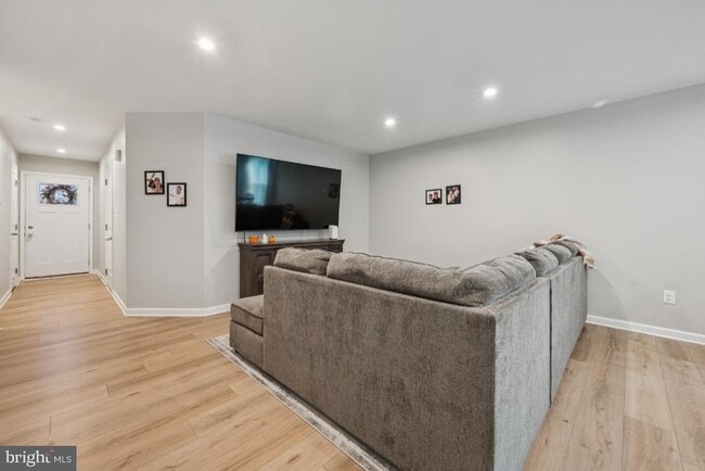 Building Photo - 81 Southwind Dr