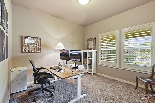Building Photo - Pet Friendly Home Near The Foothills!