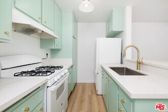 Building Photo - 114 S Gramercy Pl