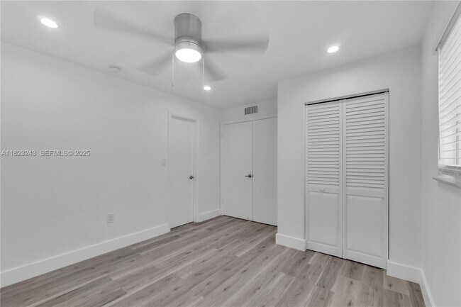 Building Photo - 6920 Harding Ave