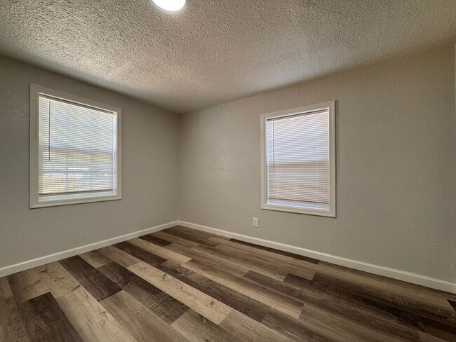 Building Photo - 325 N Gilman St
