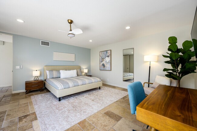 Building Photo - 76705 Sandpiper Dr