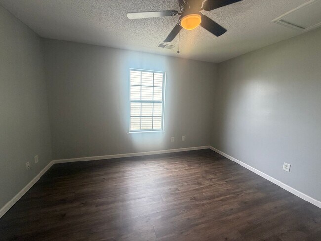 Building Photo - 1755 Polaris Dr