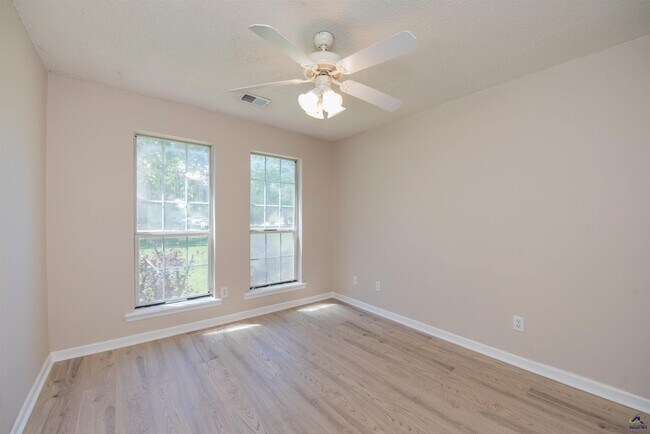 Building Photo - 111 Wiley Way
