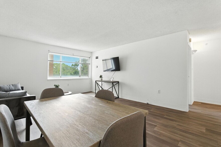 Building Photo - 1711 Bellevue Ave