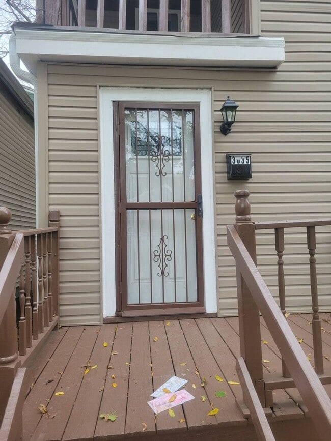 Building Photo - 3035n10tStM