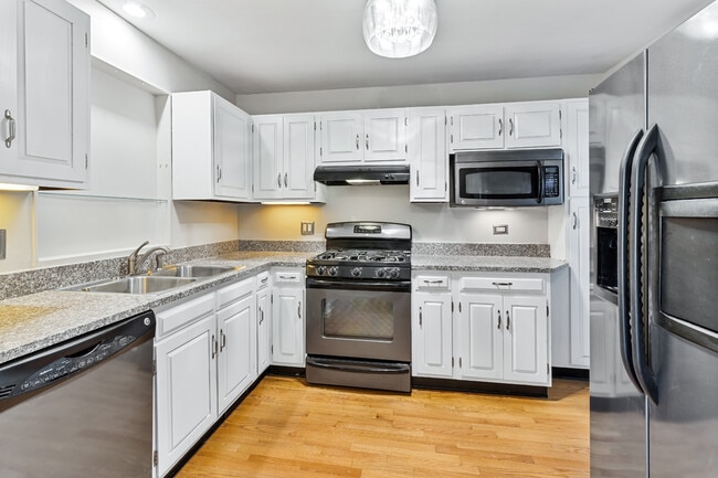 Building Photo - 3423 N Springfield Ave