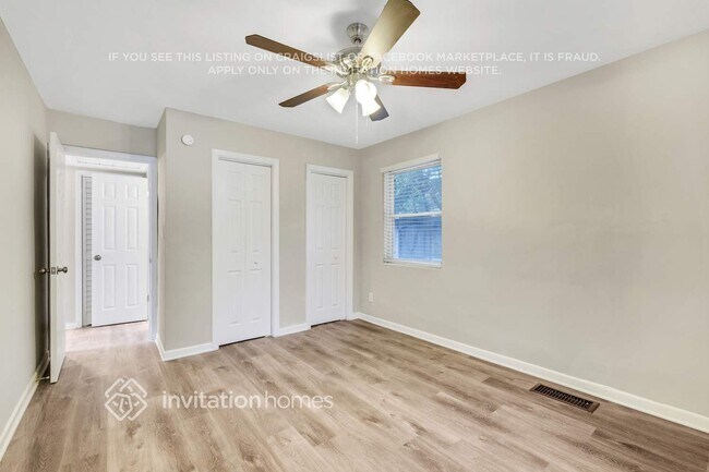 Building Photo - 5815 Oliver St