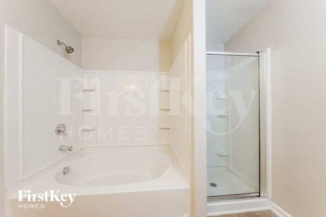 Building Photo - 3929 Creekmoore Dr