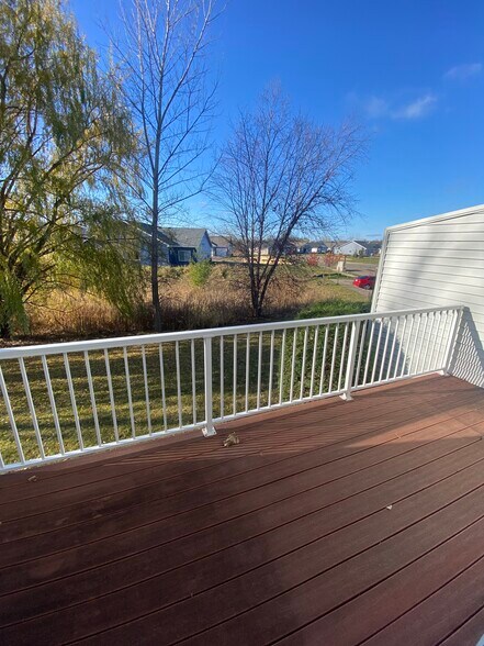 Building Photo - 4967 Evergreen Dr N