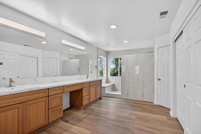 Building Photo - Most Desireable Neighborhood in Temecula  ...