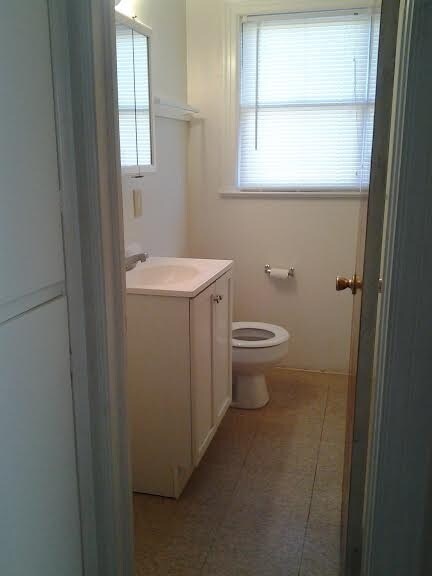 Building Photo - Dollhouse Cutie! 3 Bedrooms, 1 Bathroom, 1...