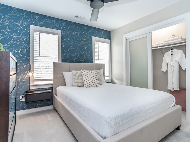 Building Photo - **OFFERING 1/2 OFF FIRST MONTH'S RENT FOR 9+ MONTH LEASE** Luxurious 2BD, 1.5BA Raleigh Unit (B) ...