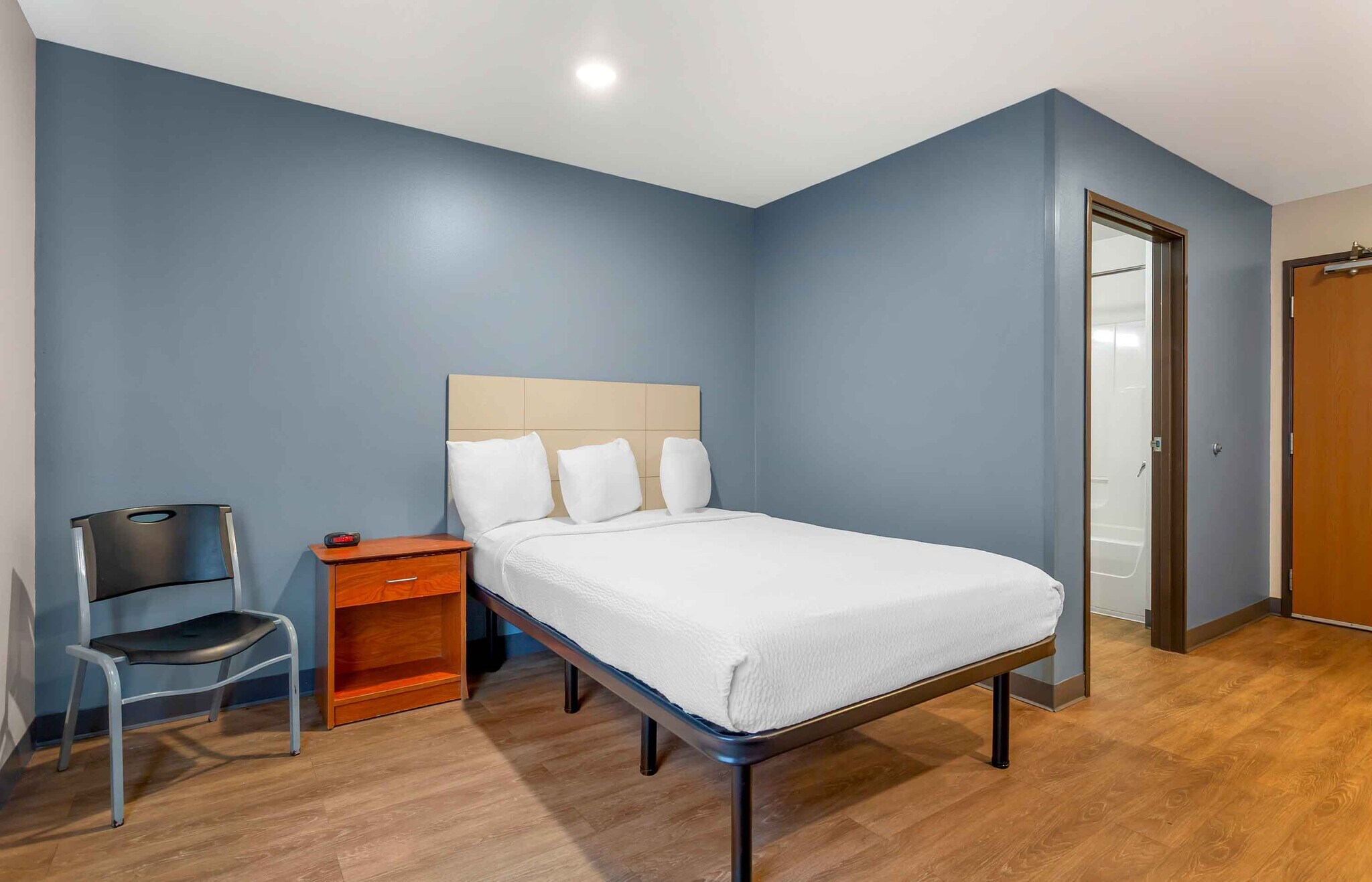 Building Photo - Furnished Studio-Fort Myers - Northeast
