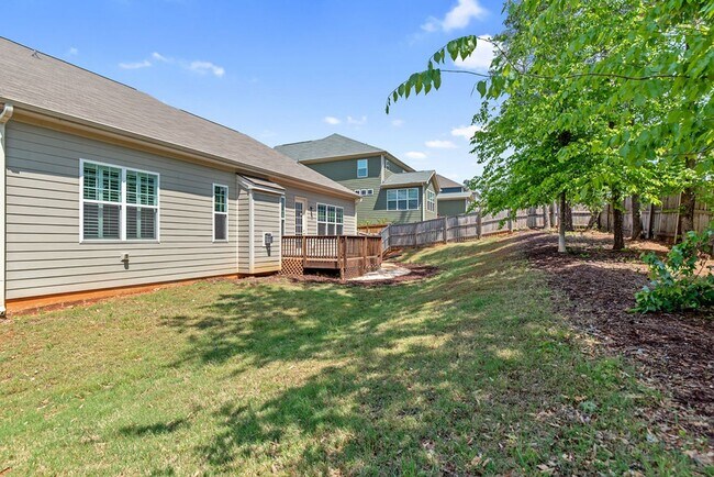 Building Photo - Beautiful Holly Springs Home