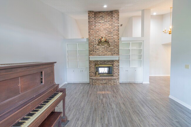 Building Photo - 2536 Mason Oaks Dr