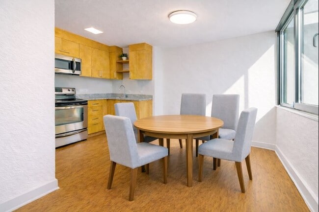 Building Photo - 255 SW Harrison St