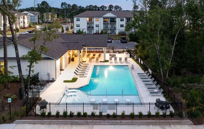 Building Photo - 8251 Windsor Hill Blvd