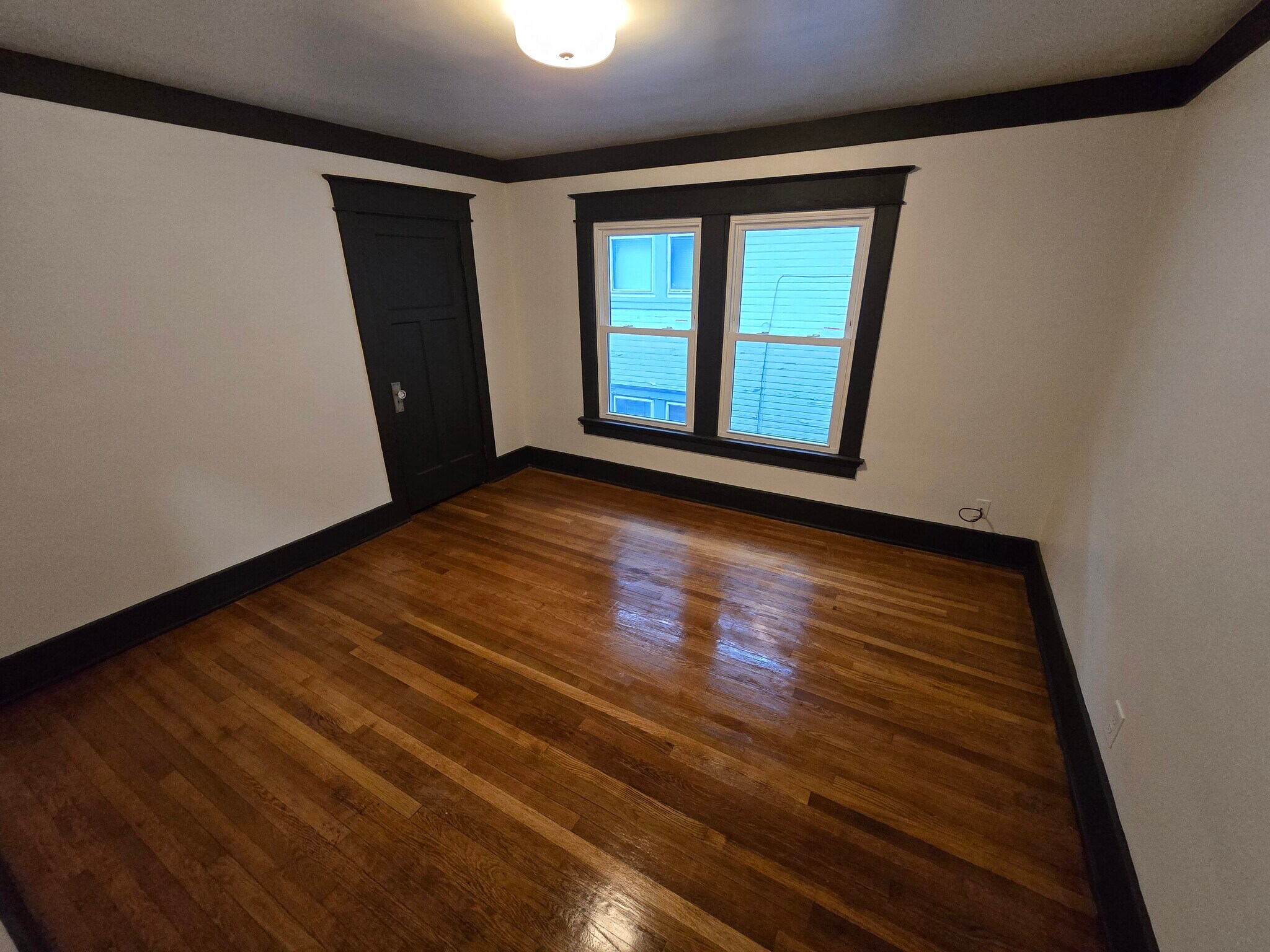 Building Photo - 21 W Beechwood Ave