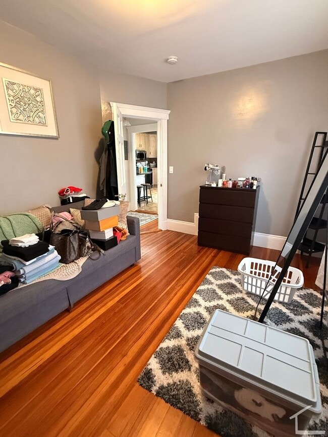 Building Photo - Beautiful Brighton townhouse with in unit laundry and included parking available 9/1/26