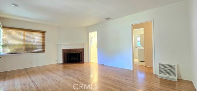 Building Photo - 1230 N Altadena Dr
