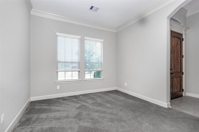 Building Photo - 22419 Banewood Dr