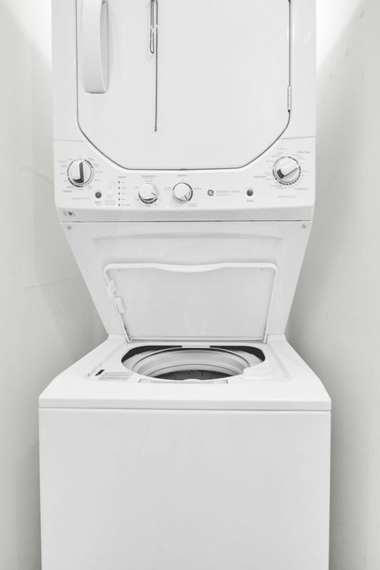 Building Photo - 1010 Mathews Ct