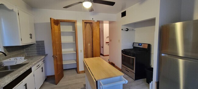 Kitchen 1 - 3948 N 44th St