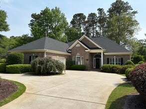 Building Photo - 165 Greenbriar Ave