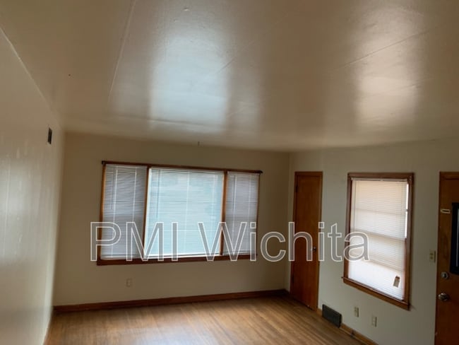 Building Photo - 1406 S Lulu Ave