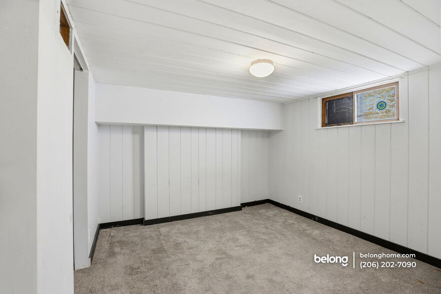 Building Photo - 4302 Woodlawn Ave N