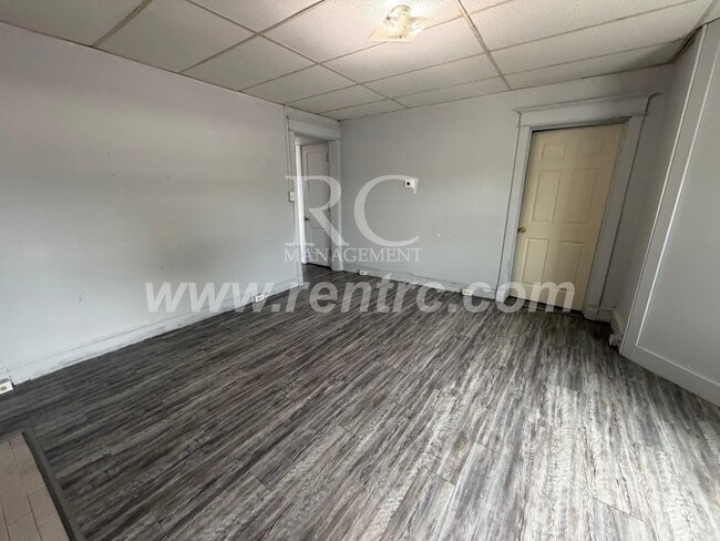 Building Photo - 425-3A Vermilion-N
