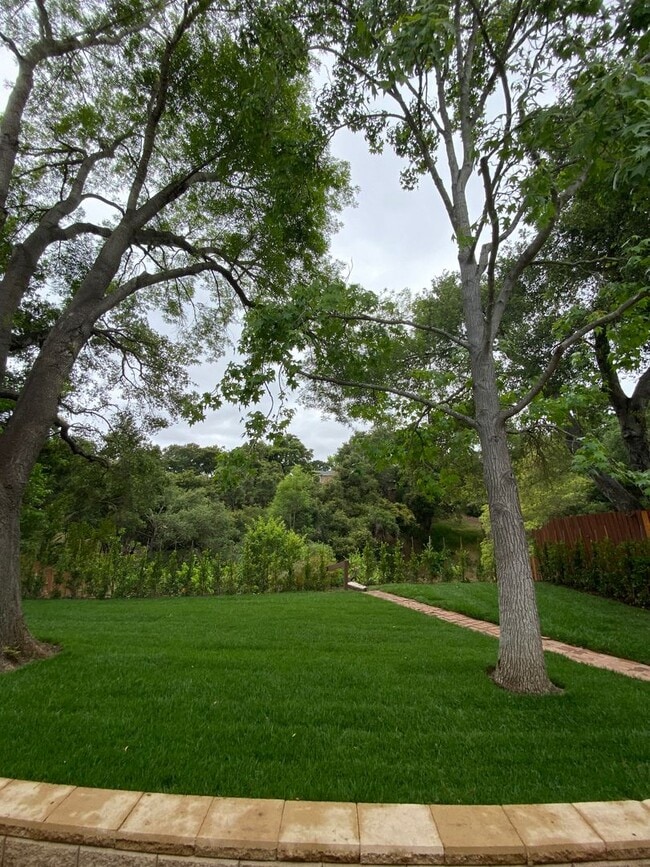 Building Photo - Beautifully Remodeled 2 Story Home In Cold...