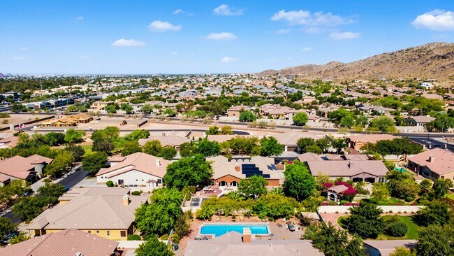 Building Photo - Welcome to this inviting Phoenix Rental - Available!