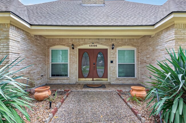 Building Photo - 15106 Dawnbrook Dr
