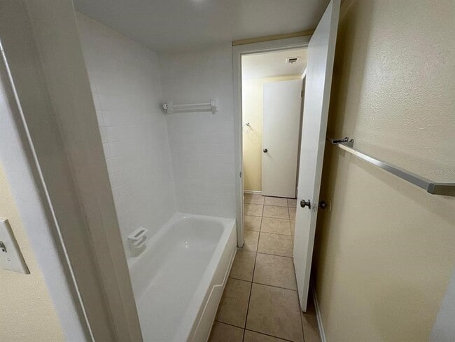 Building Photo - 1432 Holden Ave