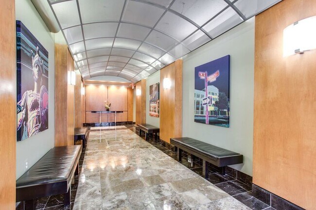 Building Photo - Logan Circle Loft with Garage Parking!