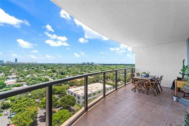 Building Photo - 2301 SW 27th Ave