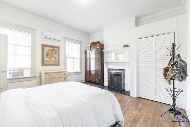 Building Photo - 1475 3rd St