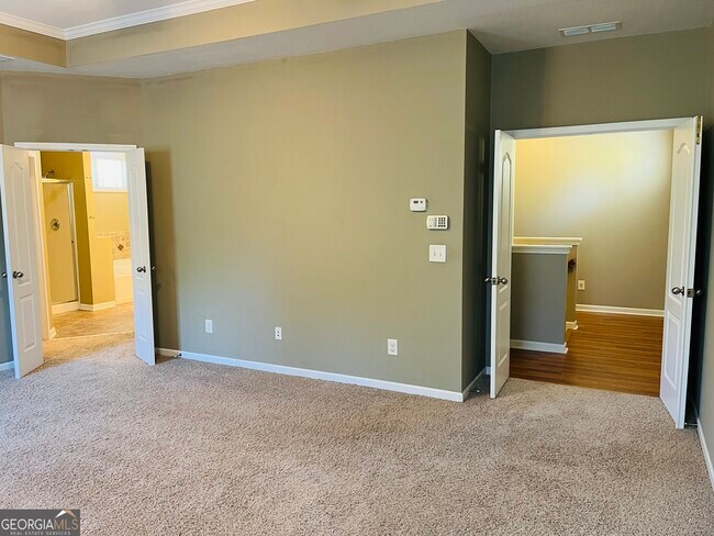 Building Photo - 71 Covington Terrace