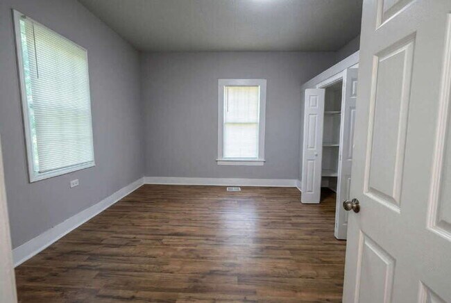 Building Photo - 3101 12th Ave