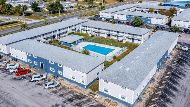 Building Photo - 1400 Eudora Rd
