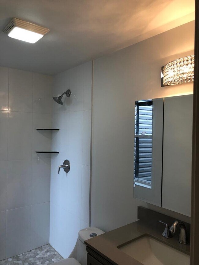 Building Photo - 2217 Reed St