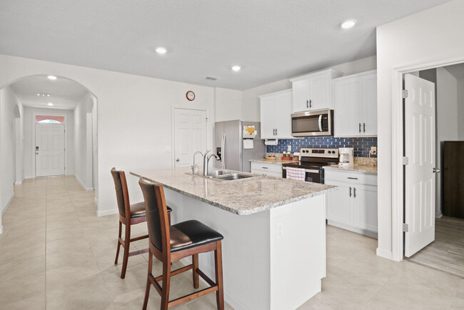 Building Photo - 922 Remington Green Dr SE